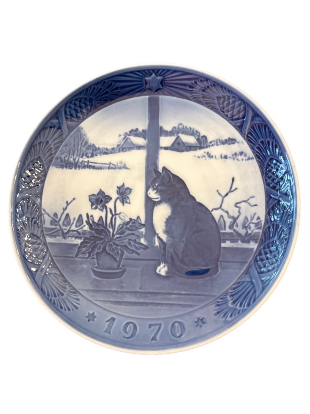 Royal Copenhagen 1970 Christmas Rose and Cat Plate One Size Blue White